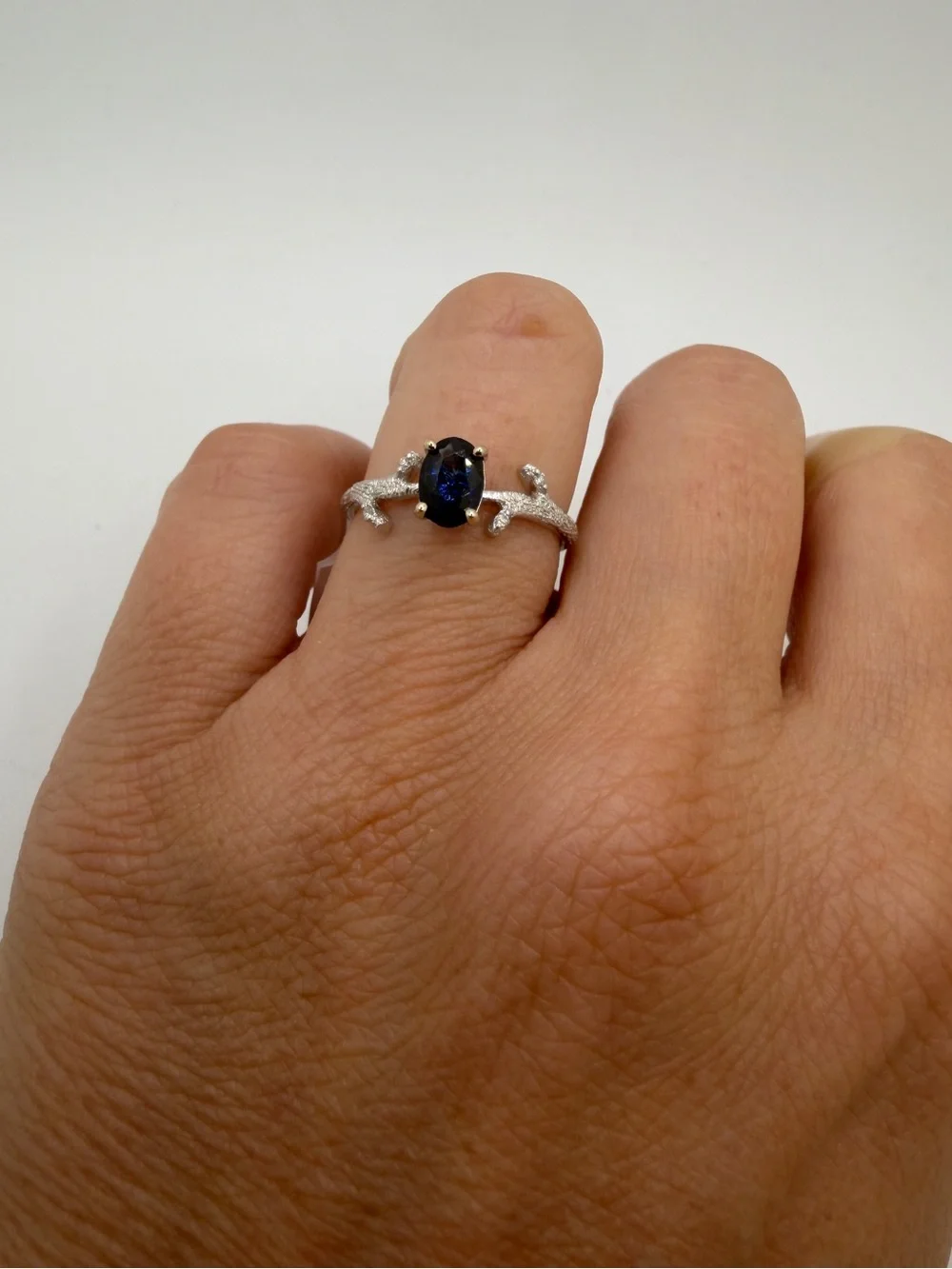 NWT 5x7mm (.8ct) oval‎ cut SAPPHIRE w/ .03ctw accent diamonds, ring in 14kt WG!